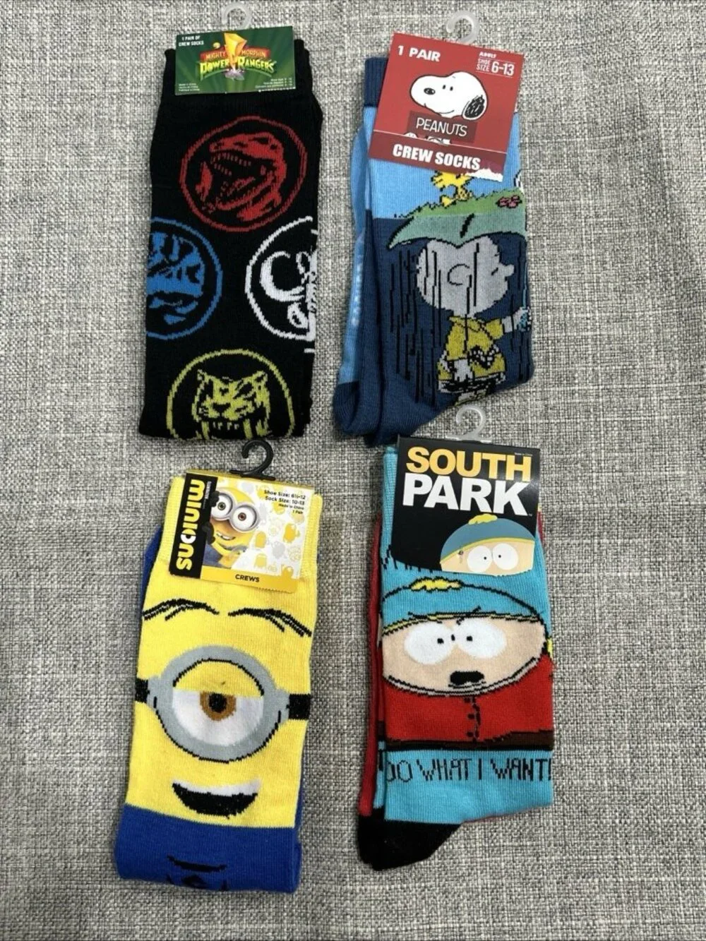 Lot of 4 Novelty Crew Socks Pop Culture Minions South Park Power Rangers Peanuts